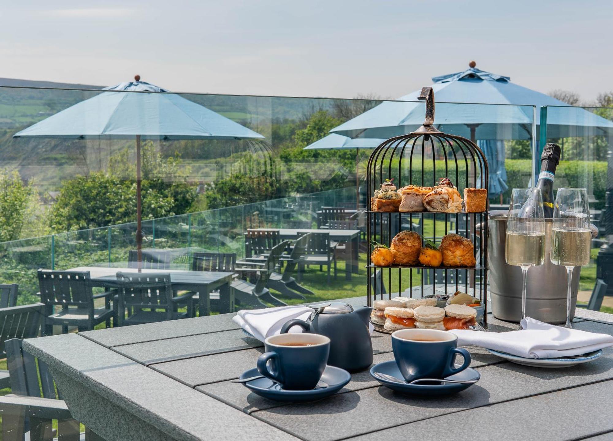 Hotel Victoria Robin Hood's Bay Bagian luar foto