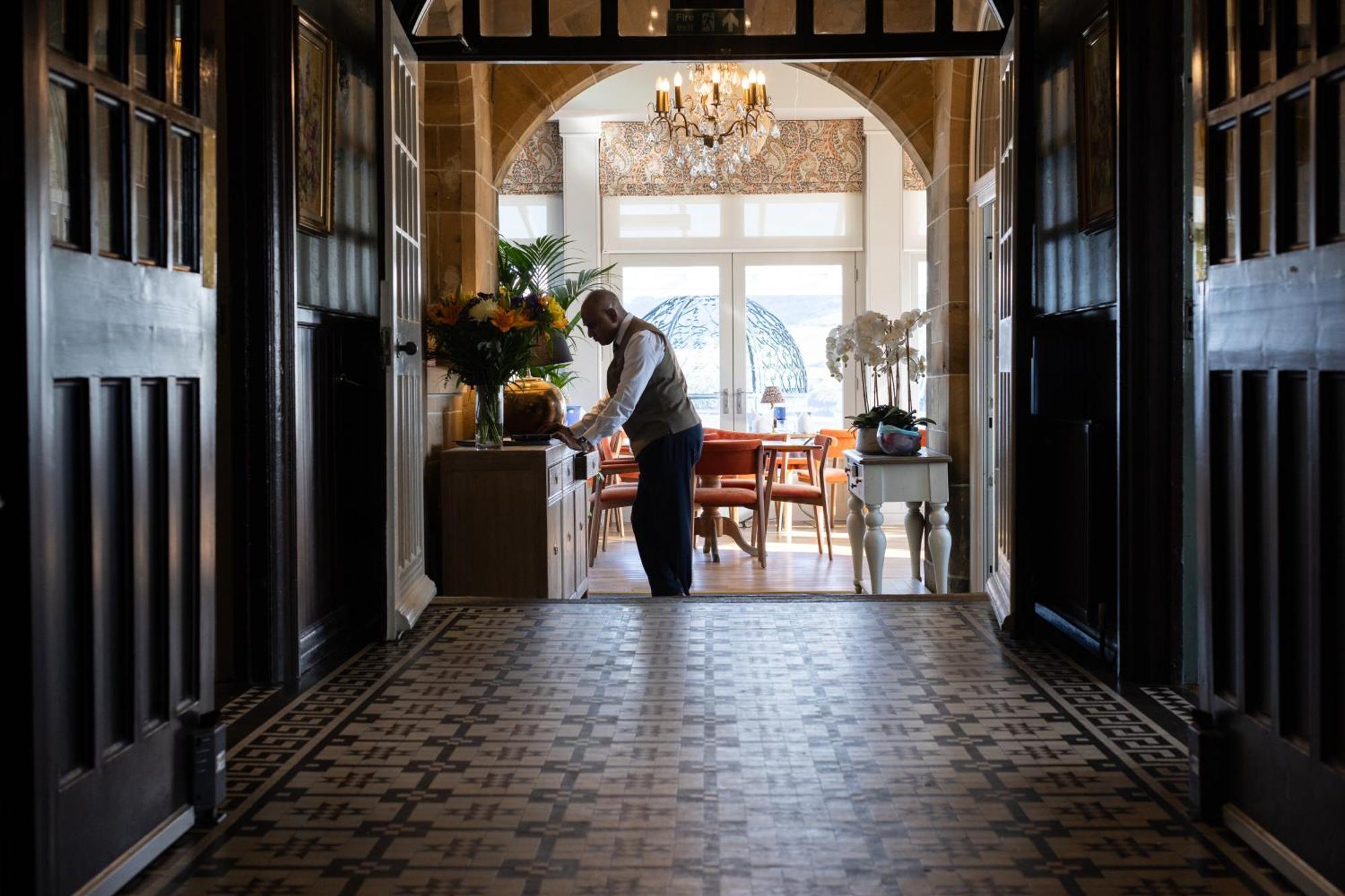 Hotel Victoria Robin Hood's Bay Bagian luar foto