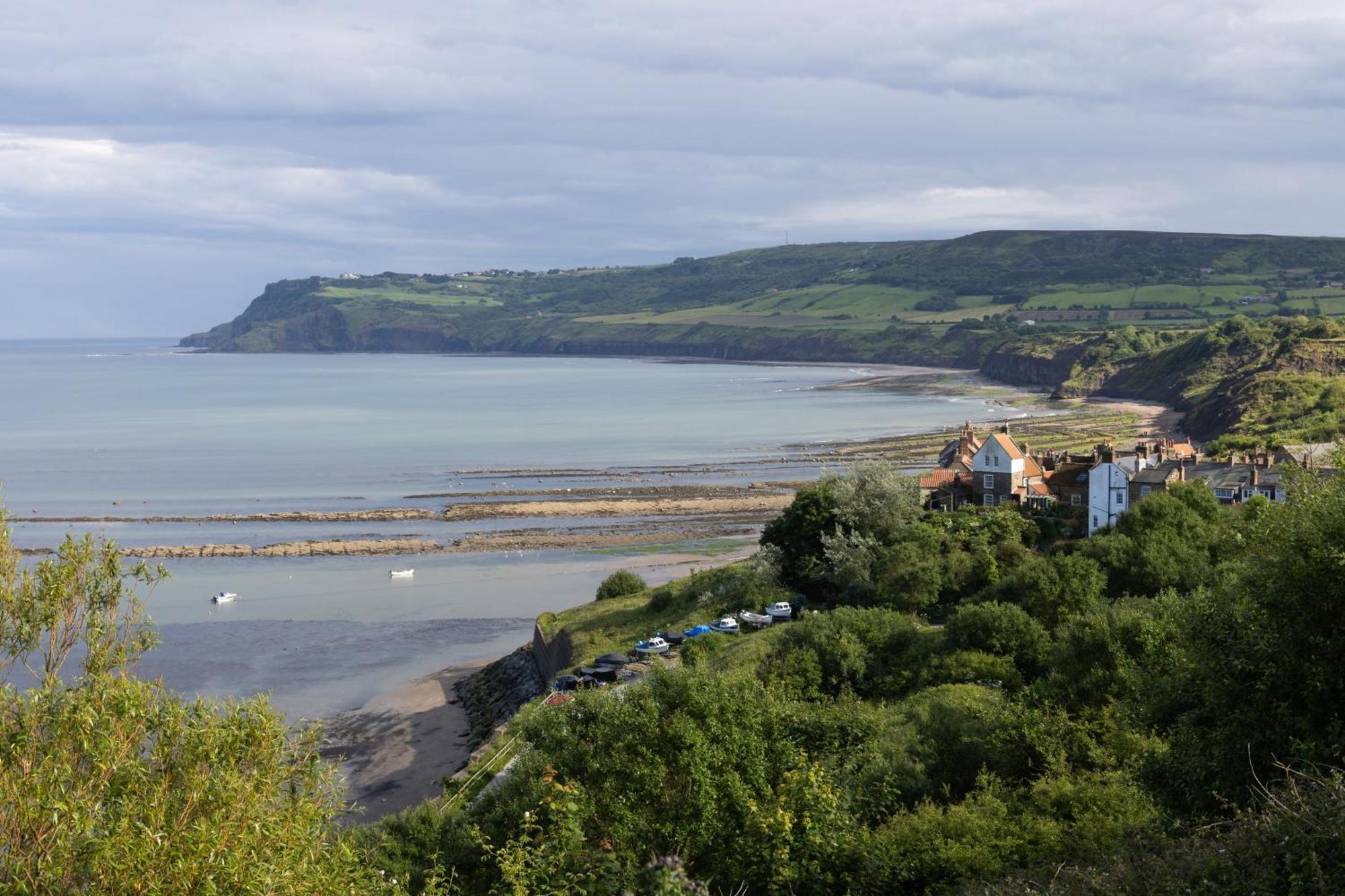 Hotel Victoria Robin Hood's Bay Bagian luar foto