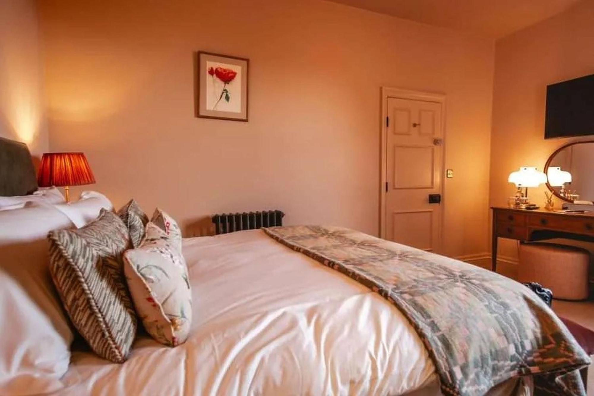 Hotel Victoria Robin Hood's Bay Bagian luar foto