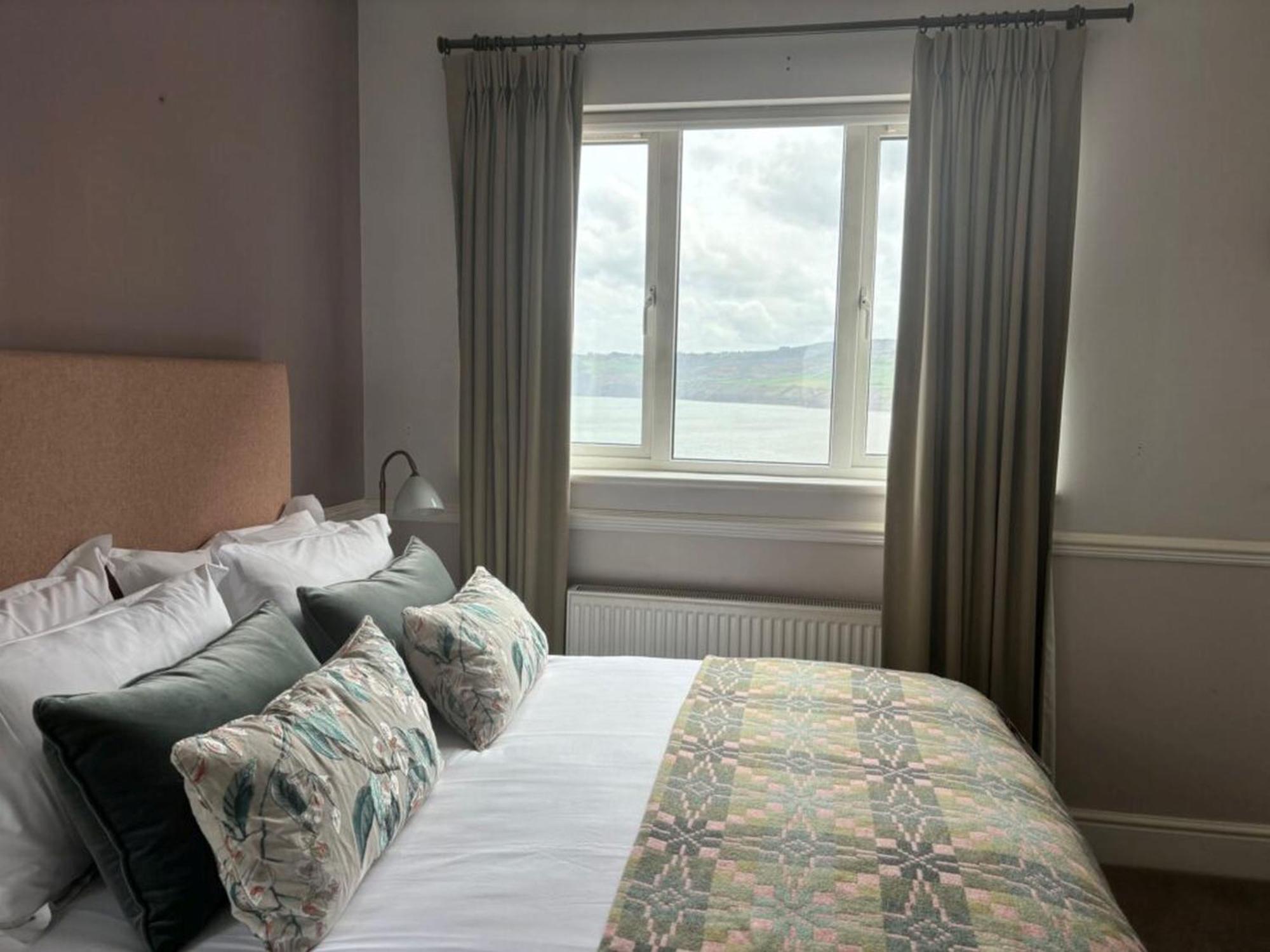 Hotel Victoria Robin Hood's Bay Bagian luar foto