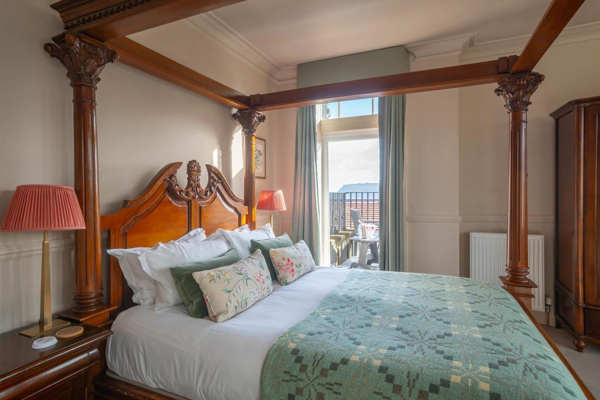 Hotel Victoria Robin Hood's Bay Bagian luar foto